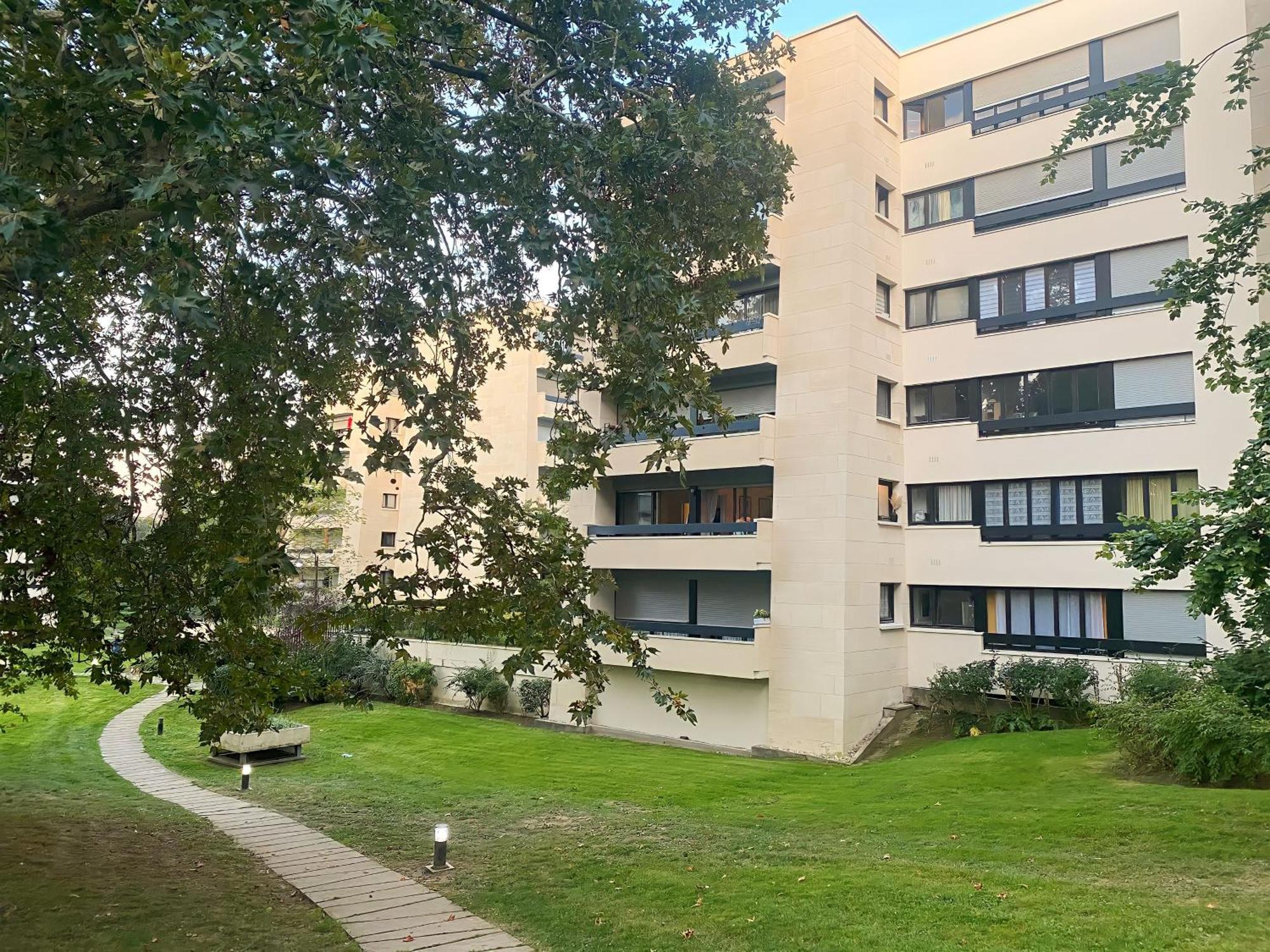 Le Chaleureux Apartment Franconville  Luaran gambar